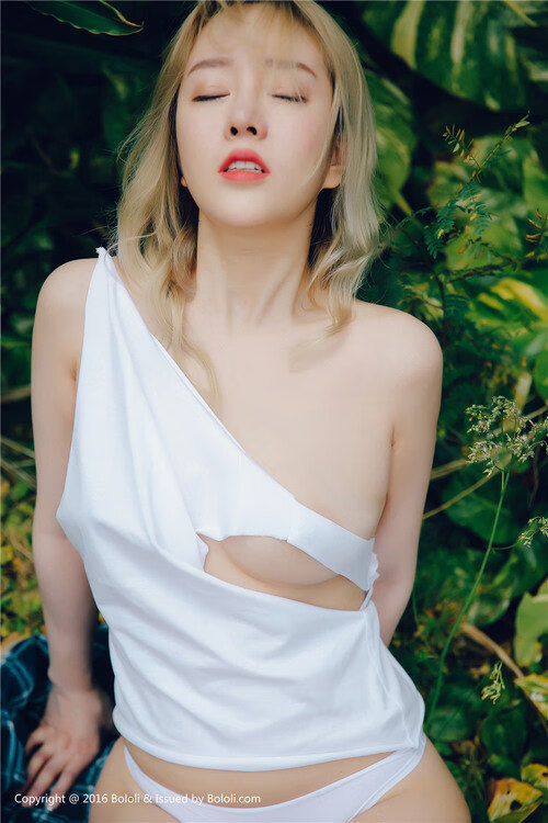 法甲激战,客场胜出,比分2-1,关键数据:射门次数和控球率明显占优