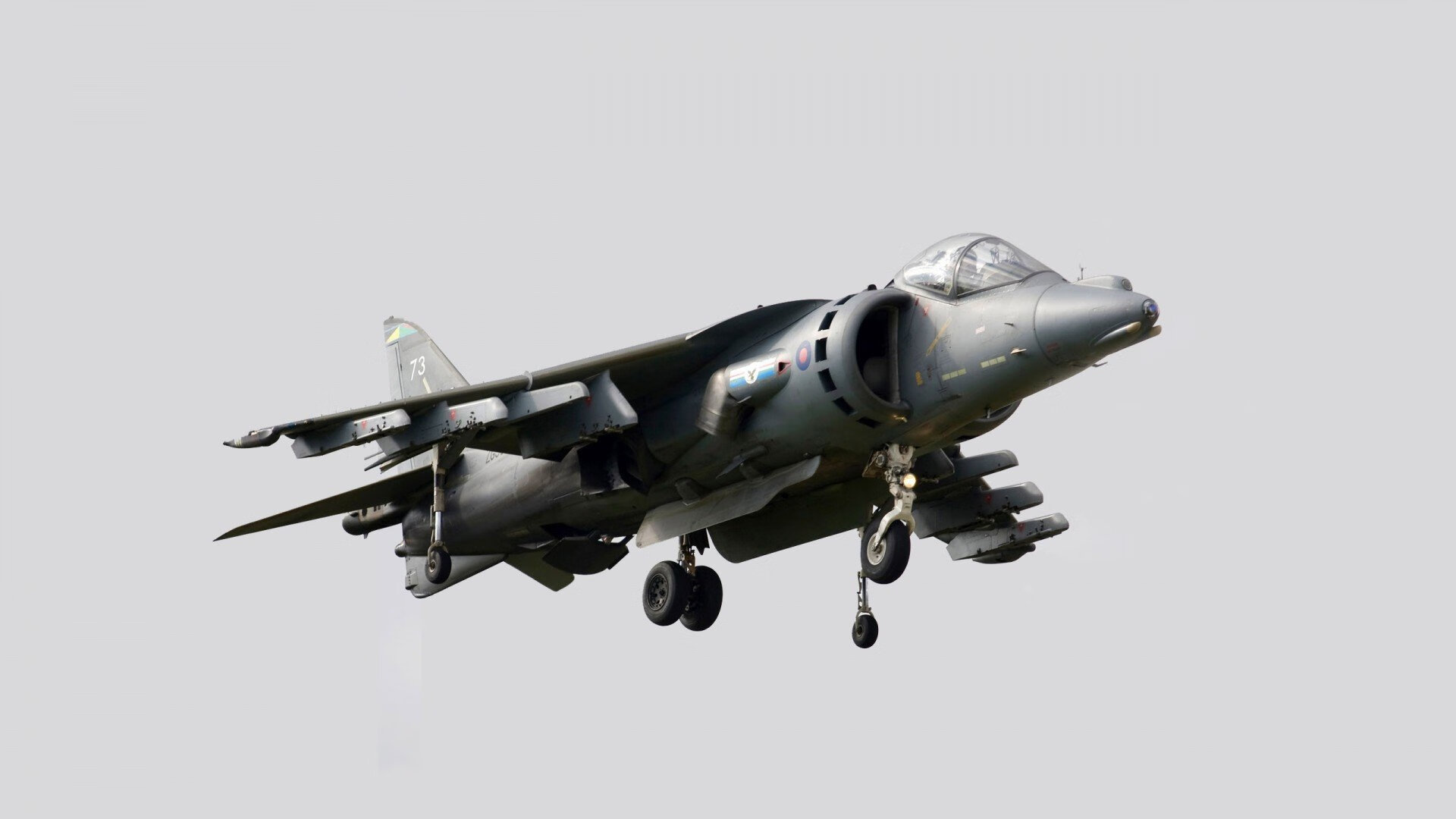 B体育中国官方平台-奥格斯堡赢得保级之战，士气大增，奥格斯堡队