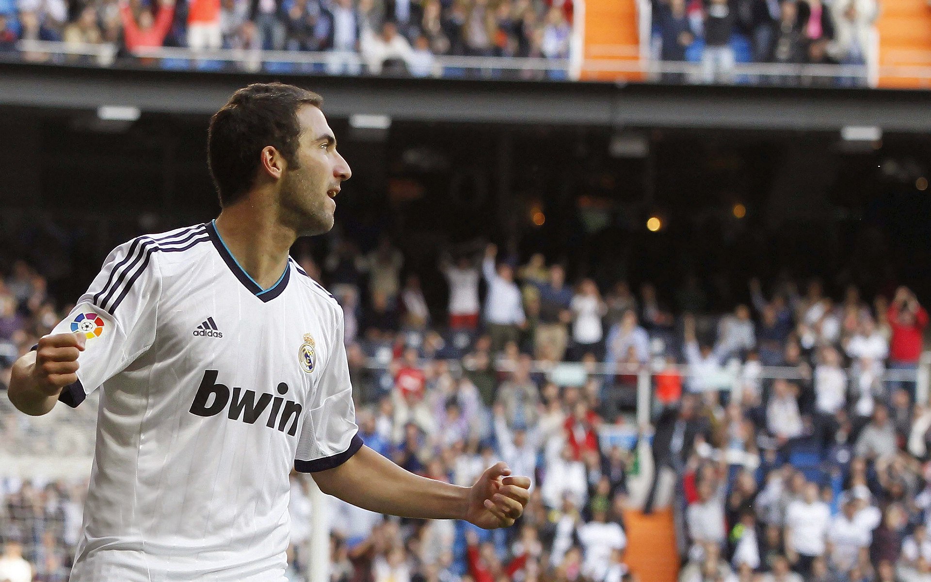 日本国家队表现优异,亚洲杯志在夺冠