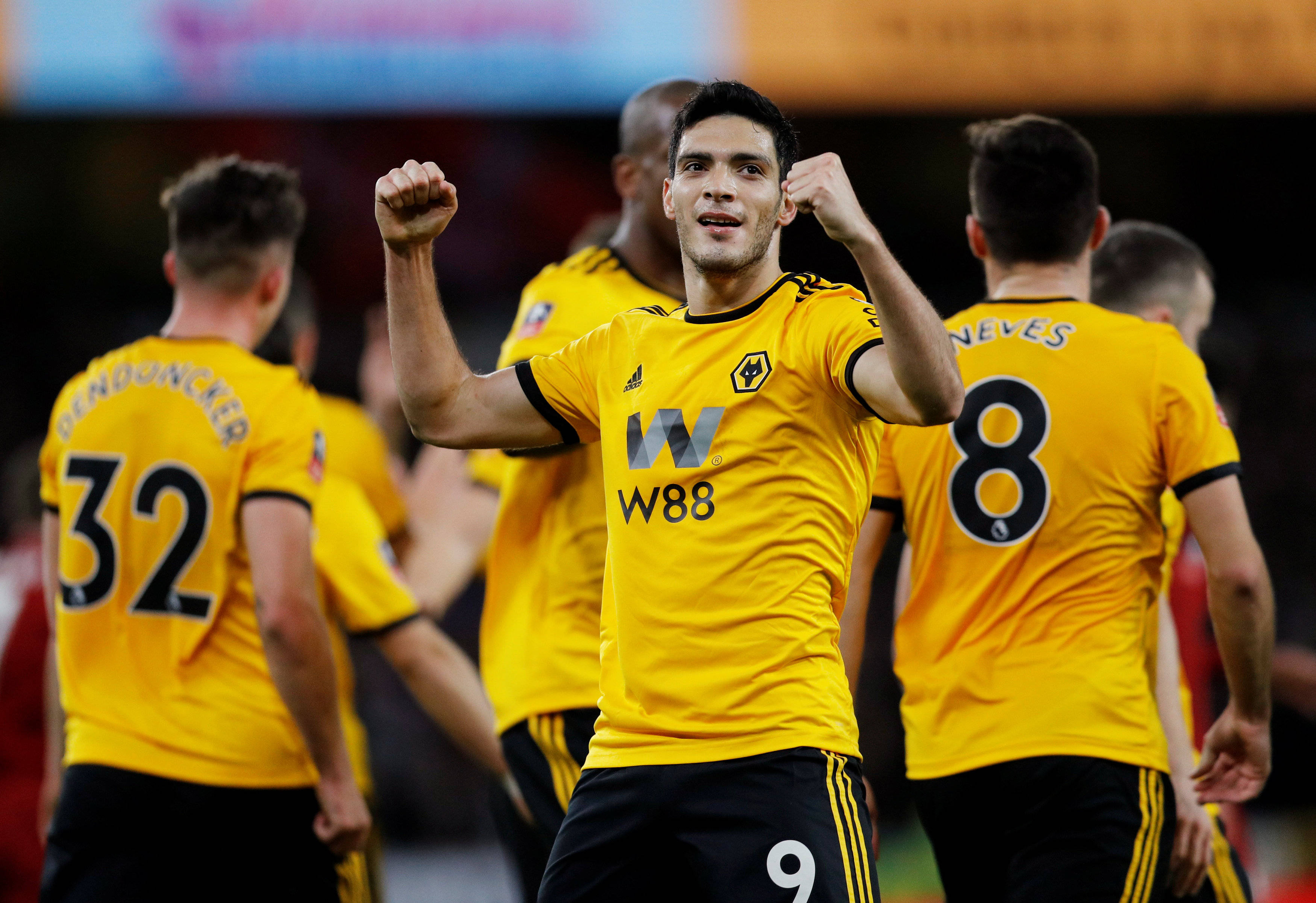 B体育官方网站：英超诺丁汉森林的转会策略与球队重建的简单介绍