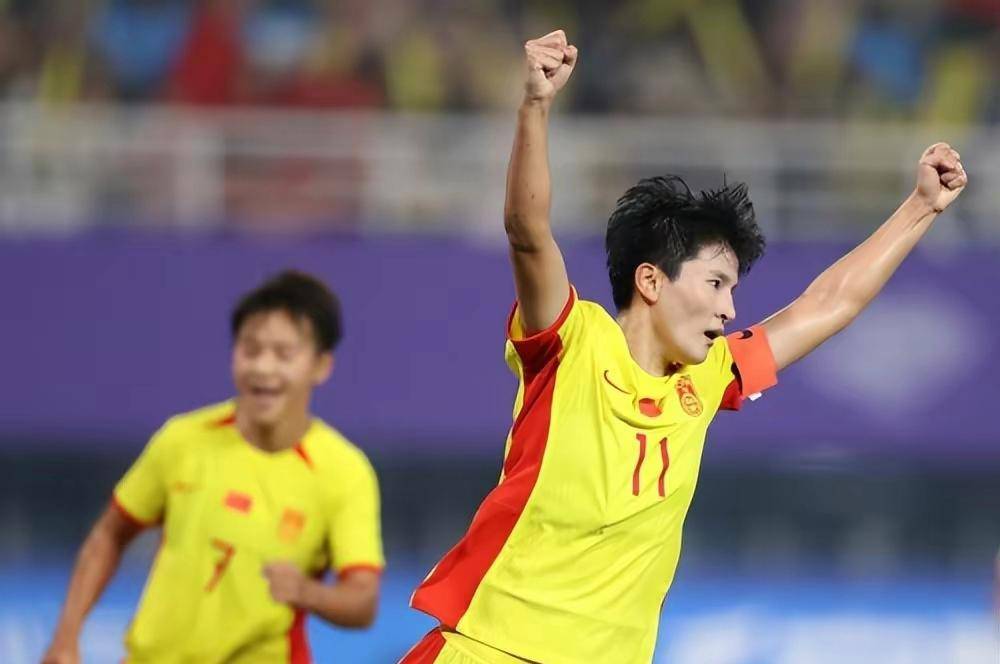 包含B体育平台:王珊珊领导力分析：对中国女足的凝聚力与影响力的词条