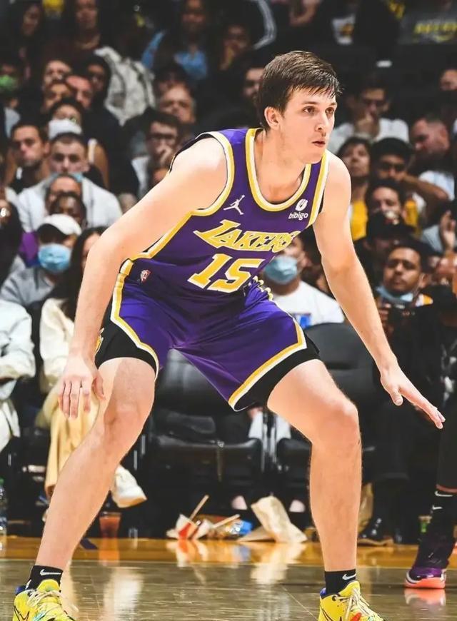 关于bsports体育:湖人队年轻球员:里夫斯能否继续进步,成为球队的重要一员?的信息 关于bsports体育:湖人队年轻球员:里夫斯能否继续进步,成为球队的重要一员?的信息