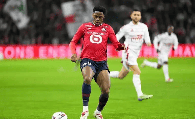 bsports体育：勇士队训练营：威瑟斯庞展现组织能力，争夺轮换位置的简单介绍