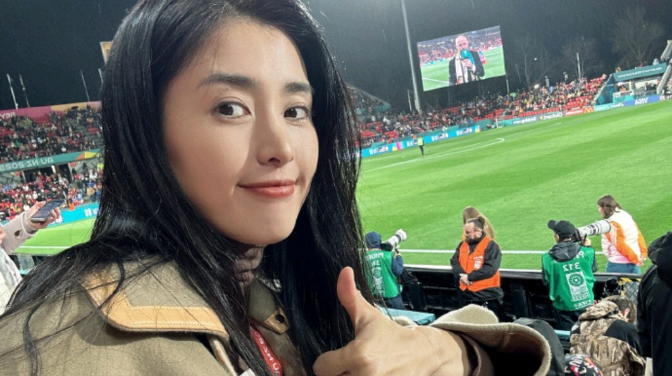 B体育平台:中国女足门将赵丽娜“颜值与实力并存”，球迷：她是球场上最美的风景！的简单介绍