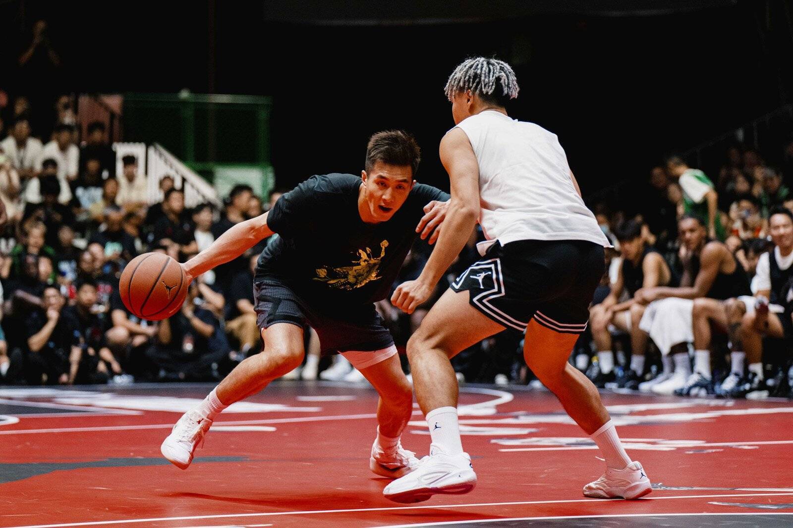 B体育官方网址:篮球球星的个人座驾选择:展现球星的个性和品味的简单介绍 B体育官方网址:篮球球星的个人座驾选择:展现球星的个性和品味的简单介绍