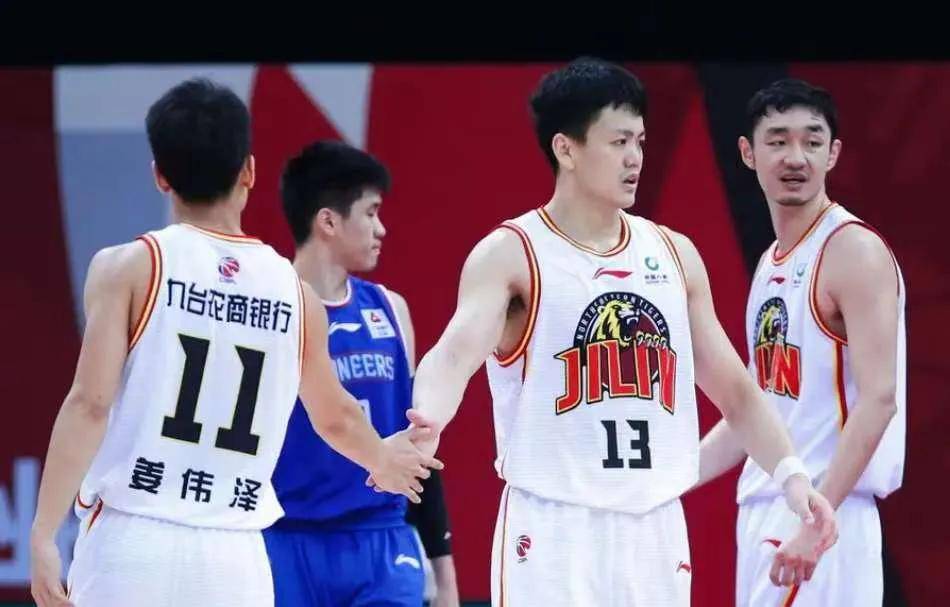 bsport-包含B体育官方网址：CBA季后赛黑马逆袭：实力、战术与心态的词条